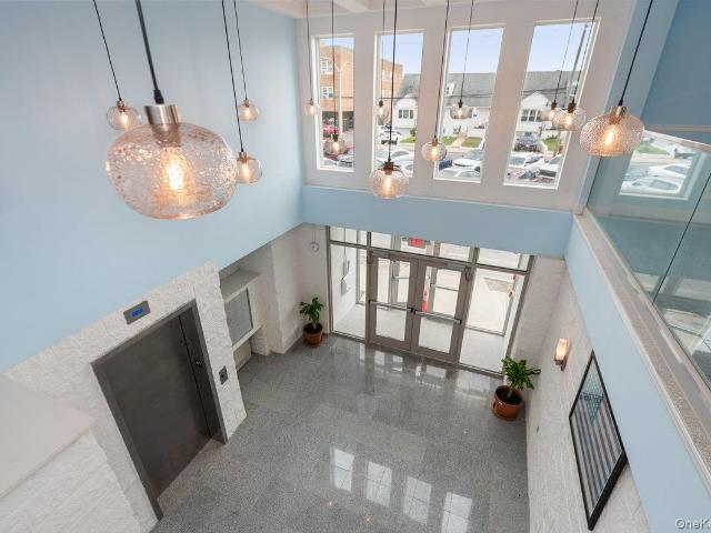 661 W Broadway 604