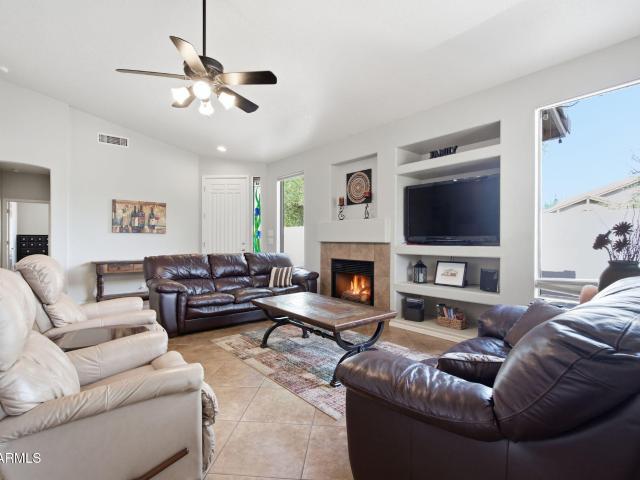 6627 e hacienda la noria lane