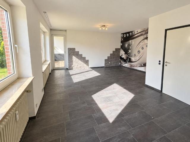 6629 Du renovierst – wir schenken dir die Miete! Bezugsfreie 4 Zimmer Whg. in der Schulstraße