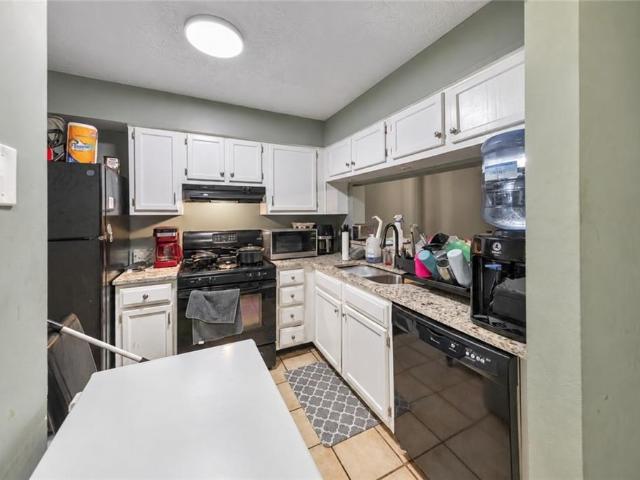 6622 Wellington Square