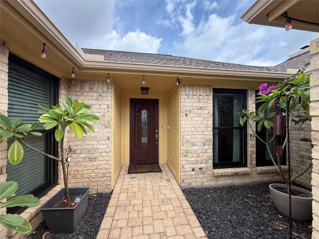 6623 Gleneagles Drive
