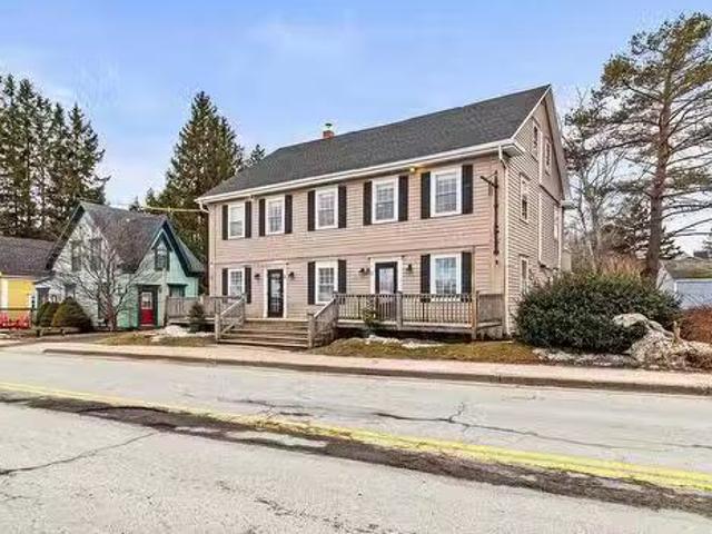 662 Main Street, Mahone Bay, NS, B0J 2E0 commercial for sale.