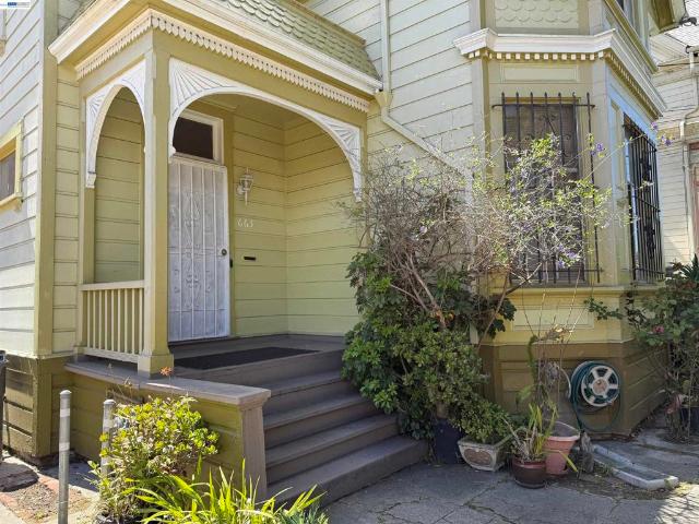 663 25TH Street