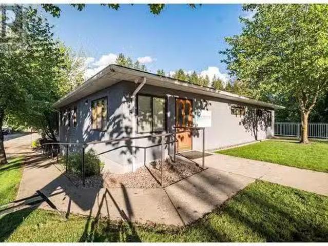 663 Columbia Avenue, Castlegar, BC, V1N 1H1 investment for s.
