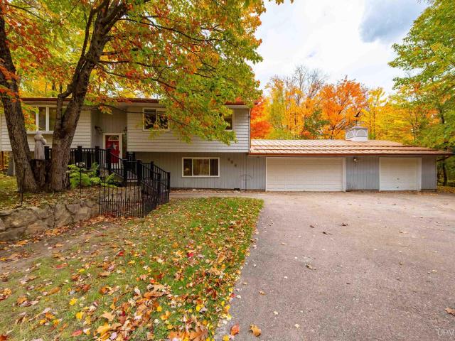 664 N Maple Hill Drive