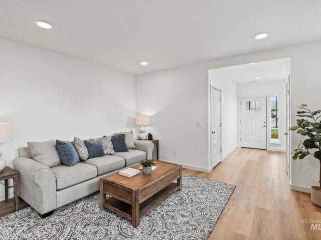 664 SW Mendenhall St 10/1