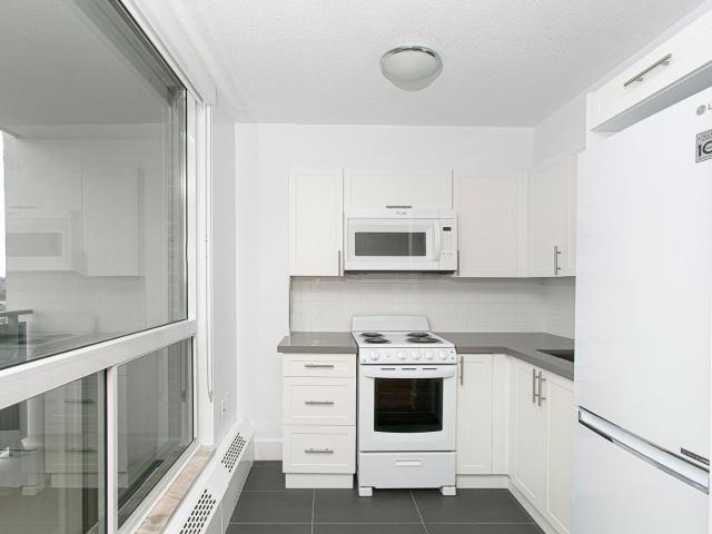 666 Spadina Ave. Sussex Square 666 Spadina Ave. Sussex Square Bachelor Apartment for Rent