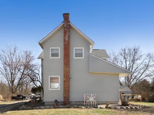 6686 Mahoning Avenue NE