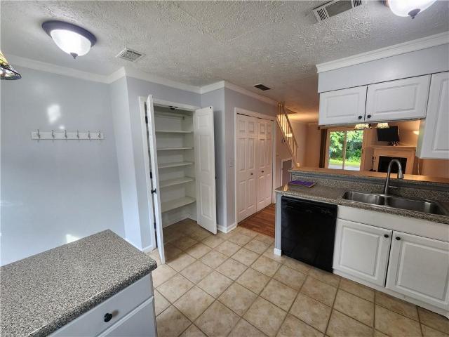 6681 Langtry Lane