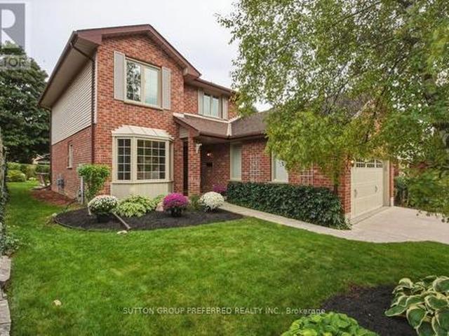 668 Country Club Drive, London South Q, ON, N6C 5R1 house for sale | Listing ID X13813 | Royal LePage