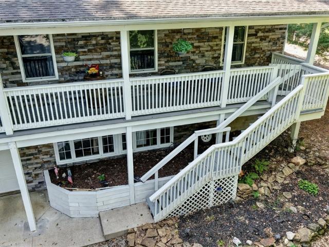 668 Floral Valley Drive E