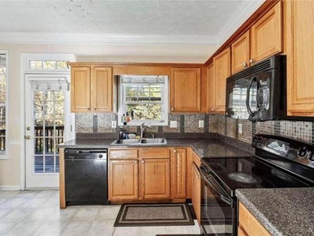 668 savannah rose way