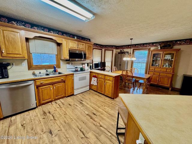 6693 Chaplin Rd