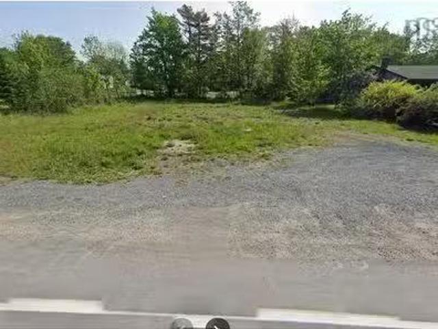 669 Highway 1, Mount Uniacke, NS, B0N 1Z0 commercial for sal.