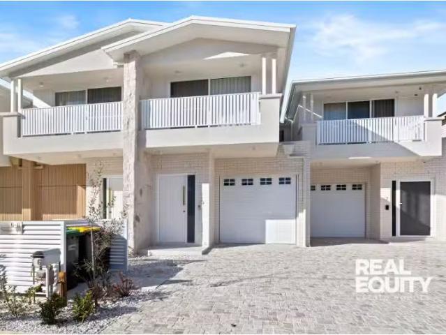 6/6 8 Thompson Avenue, MOOREBANK House for rent Listed by Inv.