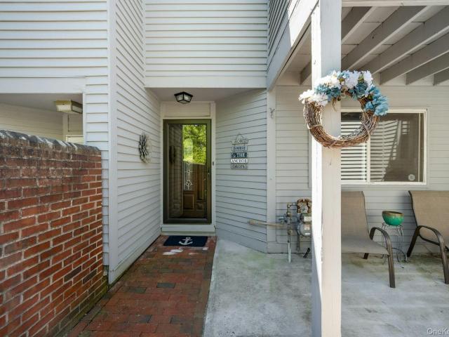 66 Waterside Close