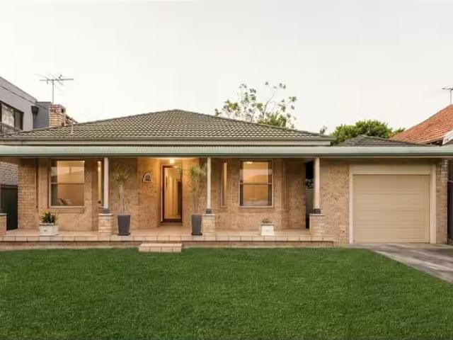 66 Whitfield Parade, Hurstville Grove House for rent Listed b.