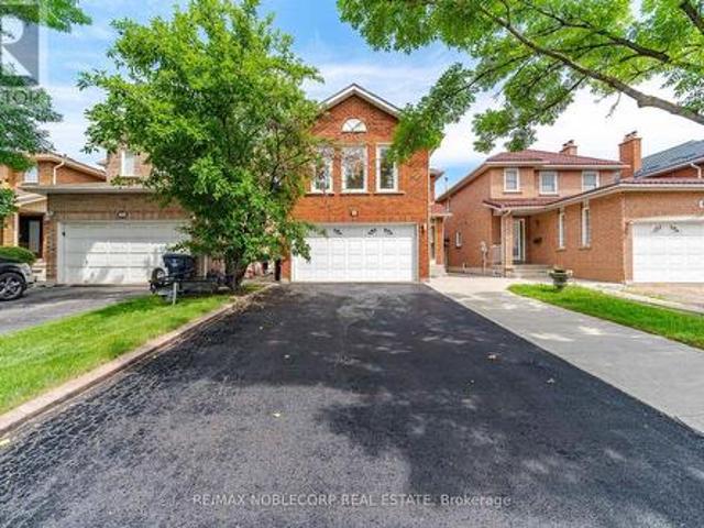 66 Cinrickbar Drive, Toronto, ON, M9W 6X3 house for sale | Listing ID W13541 | Royal LePage