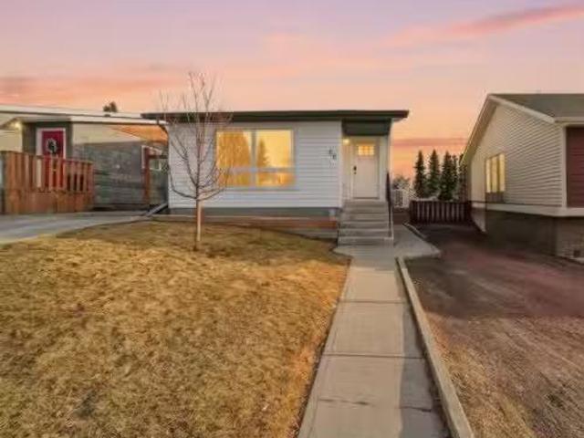 66 Eldridge Rise Se, Airdrie, AB, T4B 1C4 house for sale Li.