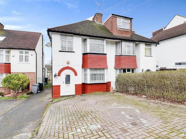 66 Engel Park, London, NW7 2HN, United Kingdom | 3 bed duplex for rent #141082298 | Rentberry