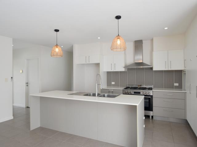 66 Iris Road Kirkwood, QLD 4680