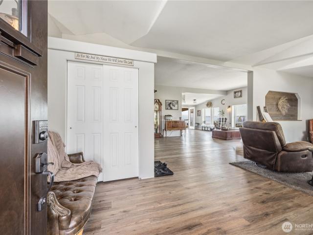 66 Lakeview Way