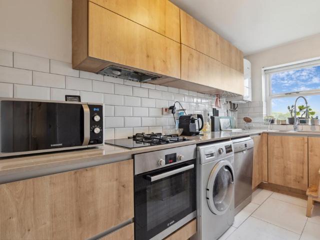 66 Mildmay Park, London, N1 2 bed flat to rent £3,000 pcm £692 pw