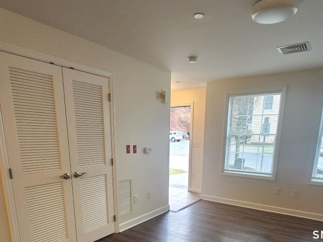 66 Stoneridge Circle, Stamford, US, CT