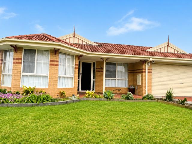 66 Stately Drive, CRANBOURNE EAST, VIC 3977