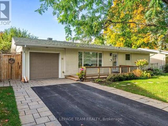 66 Still Water Drive, Ottawa, ON, K2H 5K2 house for sale | Listing ID X14097 | Royal LePage