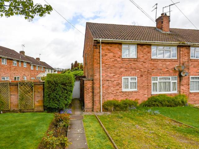 66a White Oak Drive, Finchfield. 1 bed flat to rent £795 pcm £183 pw