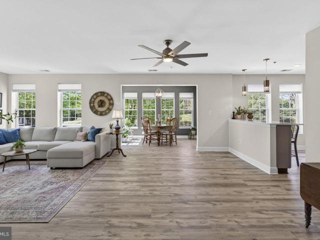6704 Holly Farm Ln, Unit 112, Warrenton, VA 20187 | MLS #VAFQ2021