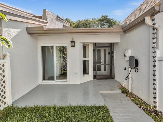 6708 Canary Palm Cir, Boca Raton, FL 33433 | MLS #R11157 | Compass