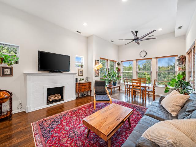 6701 N Bosworth Avenue # 3
