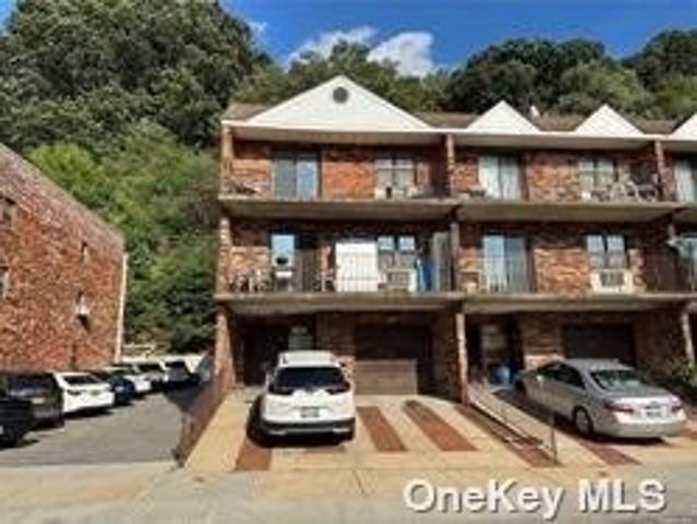 6701 242nd St, 1 bed, 1 full bath
