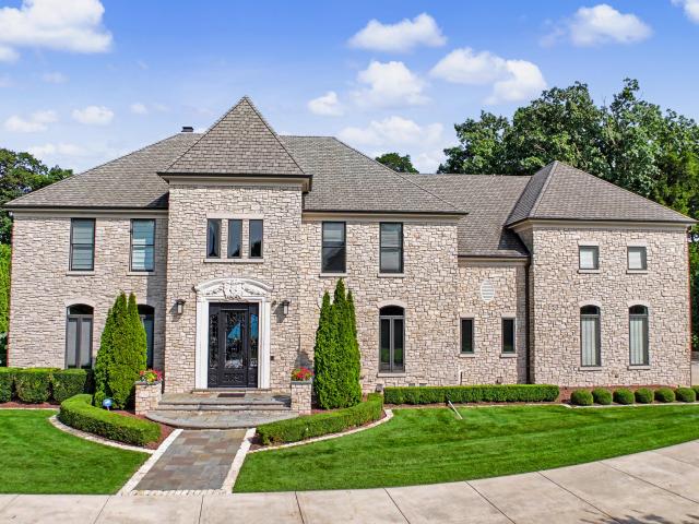 6702 N Lake Dr