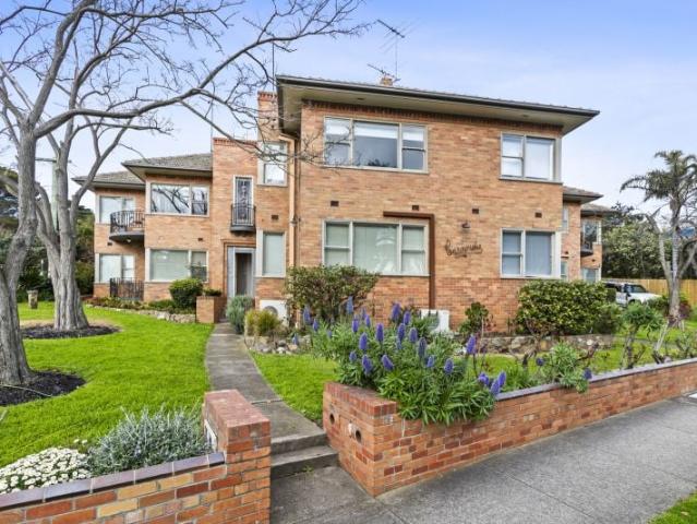 6/70 Eastern Beach Road, Geelong