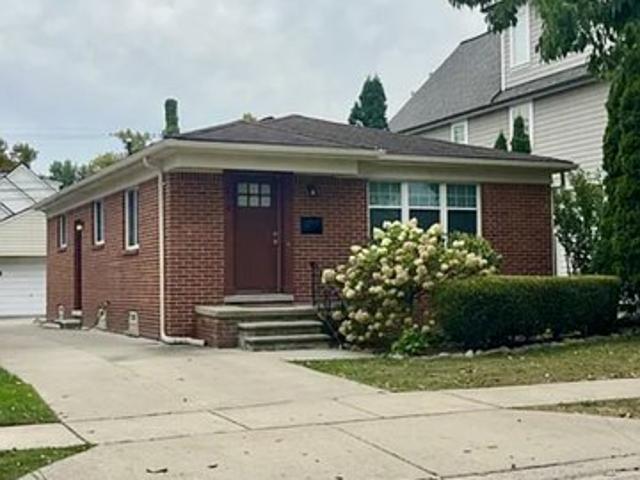 670 Humphrey Ave, Birmingham, MI 48009