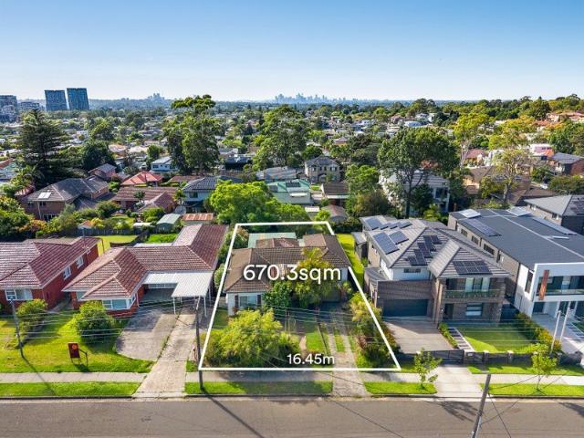 670sqm duplex site with city skyline glimpses