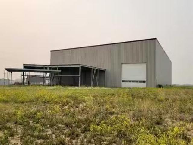 6715 66 Street, Lloydminster, AB, T9V 3R7 commercial for sal.