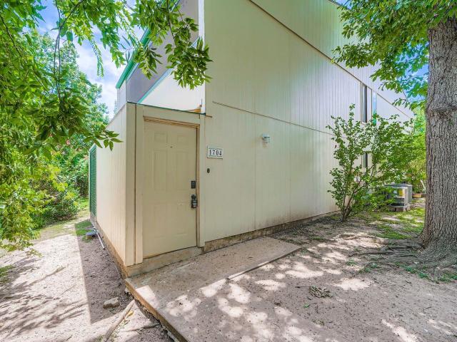 6718 Silvermine Dr # 1704