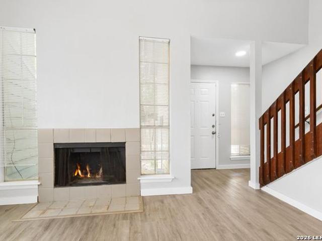 6710 windsor holw, san antonio, us, tx