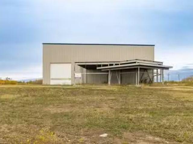 6710 66 Street, Lloydminster, AB, T9V 3R7 commercial for sal.