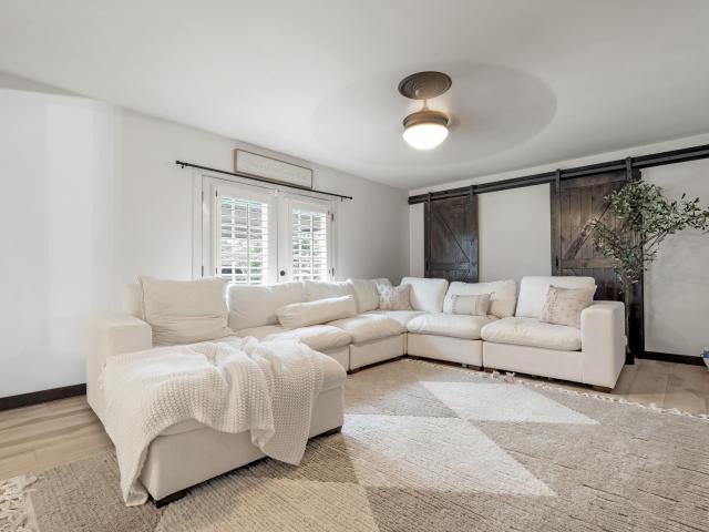 6713 Loveless Park Loop