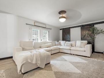 6713 Loveless Park Loop