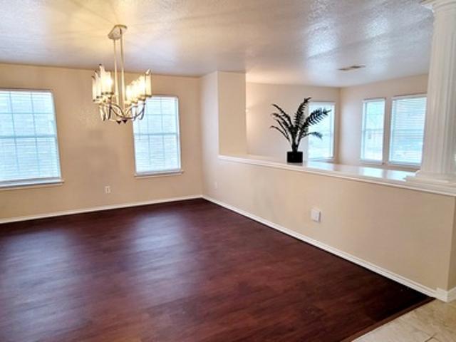 6729 Crest Pl
