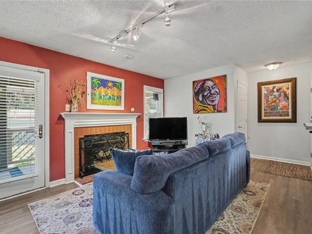 672 McGill Place 672