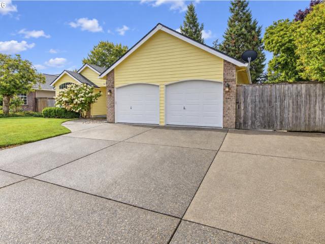 672 ne valarie ct