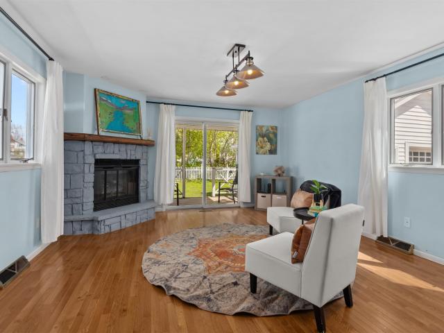 672 W 8TH Avenue