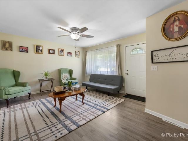 6735 Country Lane
